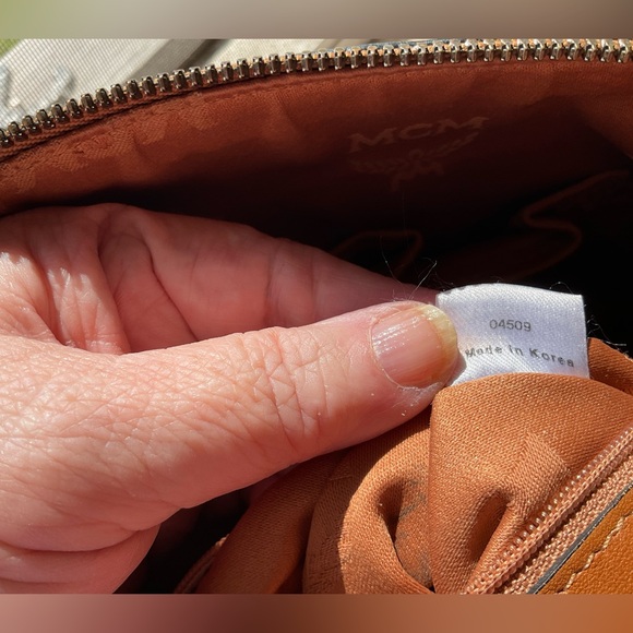 AUTHENTIC MCM - Picture 11 of 16